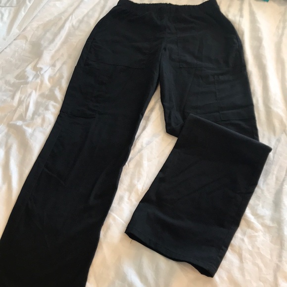 Scrub set. Like new! - Picture 2 of 2